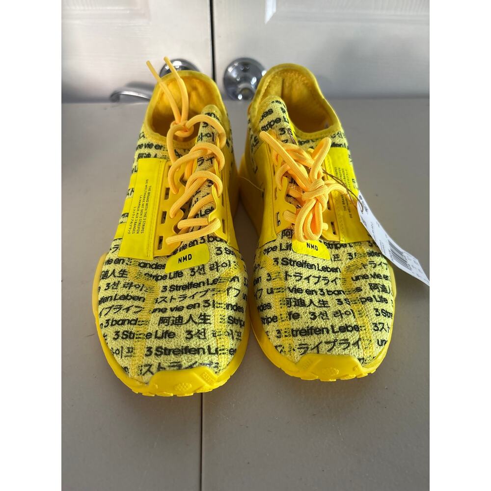 NEW Adidas NMD_R1 V2 Shoes Beam Yellow Mens 5 FZ6236 All Over Print AOP - Picture 2 of 7